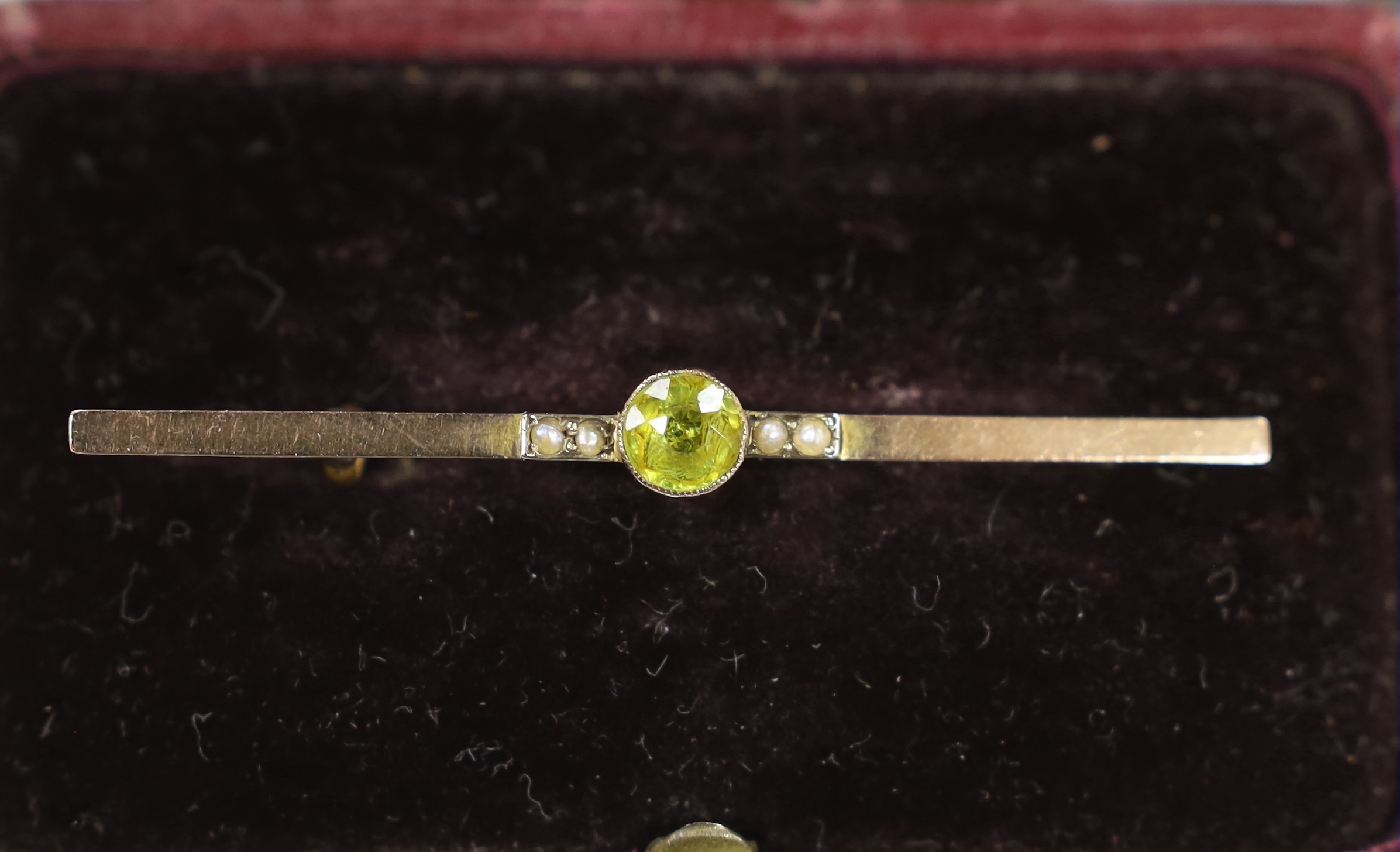 A 9ct, gem and Scottish hardstone set dirk brooch, 45mm and one other 9ct and gem set bar brooch, gross weight 4.5 grams.